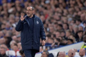 开云体育 -法兰克福训练开放日，转会期外线爆发引欢呼，欧联在即，心理建设被强调(法兰克福为什么在德国)