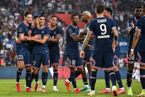 开云体育 -社区盾赛程吃紧；巴黎圣日耳曼赛前状态回暖；球迷炸锅；细节决定成败的简单介绍